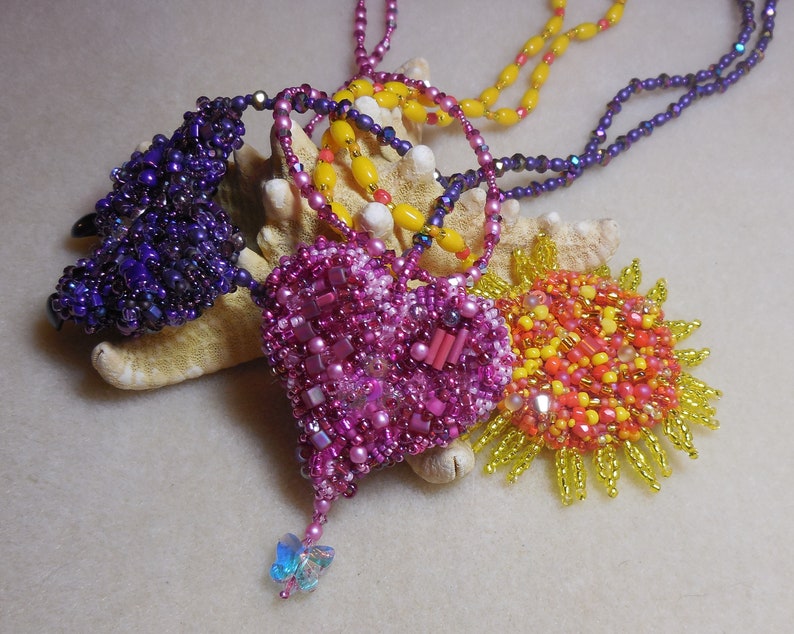 Pattern Unique Heart Tutorial Bead Embroidery Be Still My Heart Pendant ...
