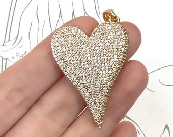 Colgante grande en forma de corazón con micro pavé de circonitas cúbicas transparentes, chapado en oro de 18 quilates, 30 x 41 mm.