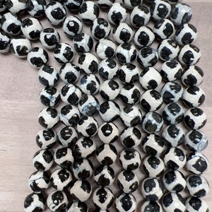 12mm Faceted Tibetan Agate Beads image 1