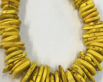 10-25mm Middle Drilled yellow Howlite Turquoise Chip Slices, Flat Rondelle Strands, Turquoise Magnesite Graduated Discs (16 Inches Long)