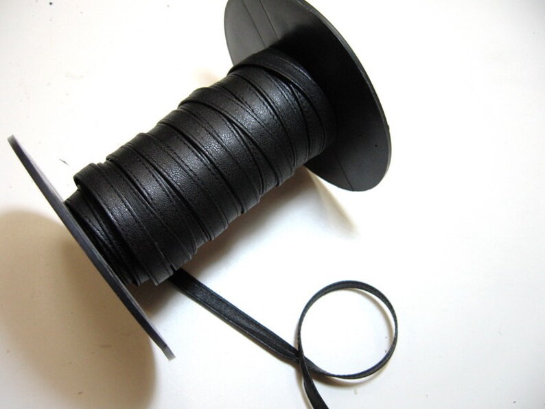 3 YDS 0312BD9S Double-folded Stitched 516 wide Cowhide Leather Lacing in Black 1500