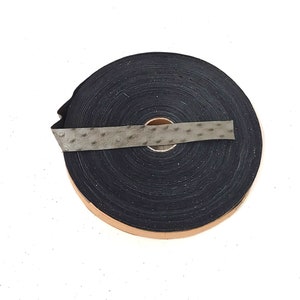 1-1/4" Flat, Cowhide Leather Strap in Gray Ostrich Print (3 YDS) 1250NDD ; taupe