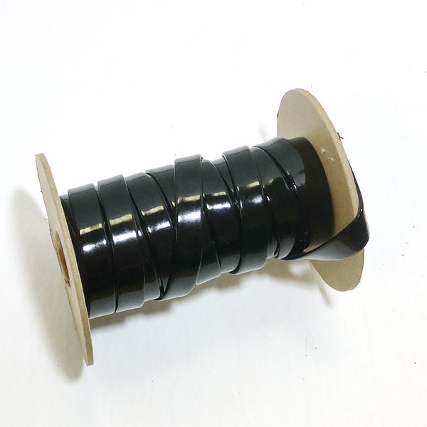 1/2" Polyurethane Leatherette Stripping in Black Patent PU (5 yards) 0500BUPU bandes de similicuir ; cordon de bijoux ; garniture garniture en cuir végétalien