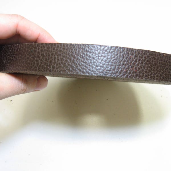 1/2" Flat, Cowhide Leather Strap in Brown Sienna (5 YDS) 0500ND6