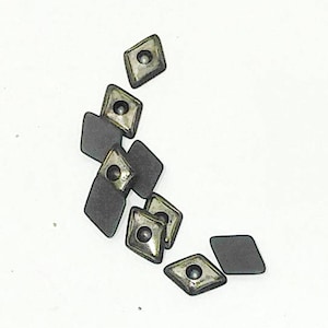 Lot de 10 boutons noirs en forme de losange (10 mm) - scrapbooking; artisanat ; travail du cuir ; vêtements;