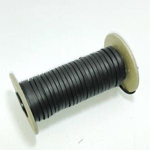 Laçage dos à dos en cuir de vachette de 2,5 cm (1/8 po.) brun foncé avec rembourrage contrecollé (5 m) brun très foncé presque noir