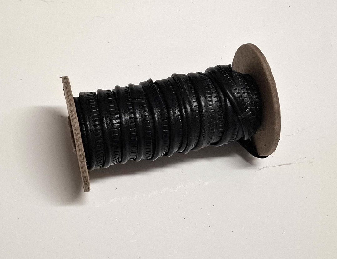 Black Calf Slashed Leather Cord Piping 5/16