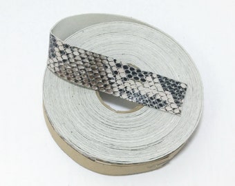 1" Flat Snake Print Kidskin Leather Stripping in Silver/Beige Sheen 1000NKG (2 YDS) - slight lustre