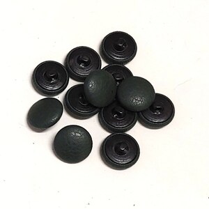 Forest Green 30 Line, Cowhide Covered, Hopper Back Buttons (12 PC.) 19mm 3/4&quot;