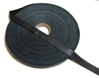 5/8&quot; Flat Cowhide Leather Binding in Black 1500 0625ND9 trim tape; edge binding; leather tape