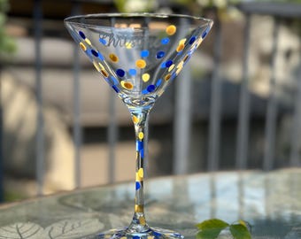 Handgraviertes Martini-Glas - Benutzerdefinierte Initiale, Polka Dot Stemware