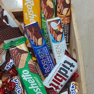 Ukrainian Candy Large Box – Sweets from Ukraine with Love – Roshen Chocolate, Wafers, Bars & Candies – Eastern European Snack Sampler