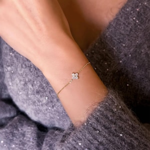 Blossom Light – Four Leaf Clover Bracelets