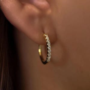 14k Solid Gold Lab Diamant Huggie Creolen