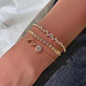 Aqua Flow - Diamond Wave Bracelet