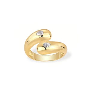 Twist Embrace – Pear Shape Diamond Ring