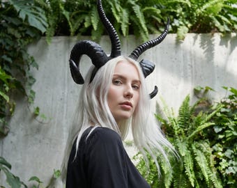 Fantasy-Horn-Kopfschmuck, Dämonenhorn-Krone, Gothic-Cosplay-Hörner, Schwarze Teufelshörner, Accessoire für düstere Fantasy-Kostüme, LARP-Stirnband
