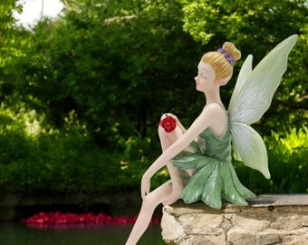 Sitzende Blumenfee Statue | 7 in Resin Gartenfigur | Draussen Geschenk