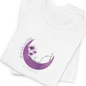 Camiseta con la Luna de Escorpio, Camiseta con Estampado de Estrellas Astrológicas, Camiseta de Magia Lunar, Regalo de Constelación de Carta Astral Cósmica, Ropa Mística de Fases Lunares