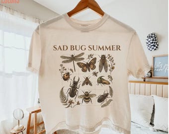 Camiseta holgada de verano con diseño de insectos tristes, camiseta retro de insectos, top corto de estilo cottagecore con insectos, camiseta para amantes de la naturaleza, camiseta vintage de insectos, regalo para ella.