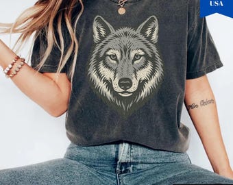 Comfort Colors® Vintage Wolf Tee, Retro Wolf T-Shirt, 90s Animal Gift for Wolf Lover, Wild Spirit Shirt, Retro Wilderness Wolf Graphic Tee