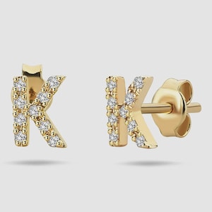Boucles d'oreilles initiales en or massif, mini clous lettres empilables minimalistes, cadeau personnalisé pour elle