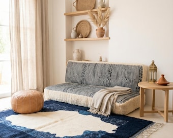 Handgeknüpftes Boujaad Sofa, abstraktes arabisches Woll Sofa, KILIM Sofabezüge, marokkanische Wolldecke, tolles Sofa