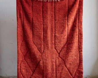 Tappeto marocchino a righe in terracotta, tappeto astratto Beni Ourain, tappeto berbero personalizzato, tappeto moderno di metà secolo, tappeto color pesca, tappeto fatto a mano in pelle di pecora