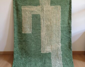 Weißer und grüner Marokkanischer Teppich, Ästhetischer Teppich nach Maß, Art-Deco-Teppich, Berberteppich, Plüsch Olivgrüner Teppich, Schaffell Beni Ourain Teppich