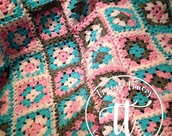 Granny Square Throw - Napping Throw - Baby Shower Gift - Wedding Gift - Bridal Shower Gift - Handmade baby blanket - handmade wedding gift