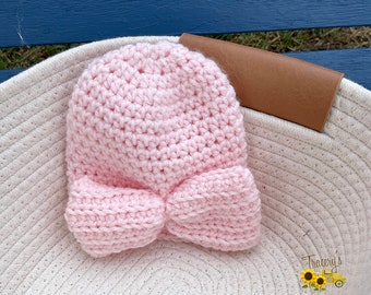 Newborn hat with bow