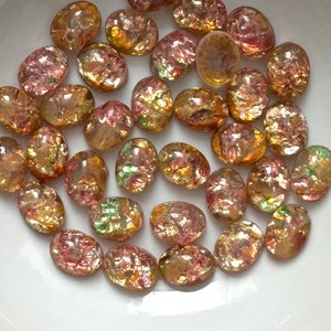 Vintage Golden Pink Opal Cabochons Glas 8 x 6 flache Rückseite Harlekin Multi Folie innen Schmuck Cabs C14-22-B