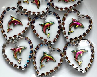Vintage Delphin Intaglio Herz Tropfen Vitrail Glas 14 mm x 15 mm Metallic Regenbogen Anhänger Perlen BD253