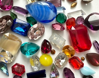 Vintage Glass Stones Mix Rainbow Assortment Foiled & Unfoiled Mixed Shape Rhinestone Destash Jewelry Repair Craft Lot STNMX40-T