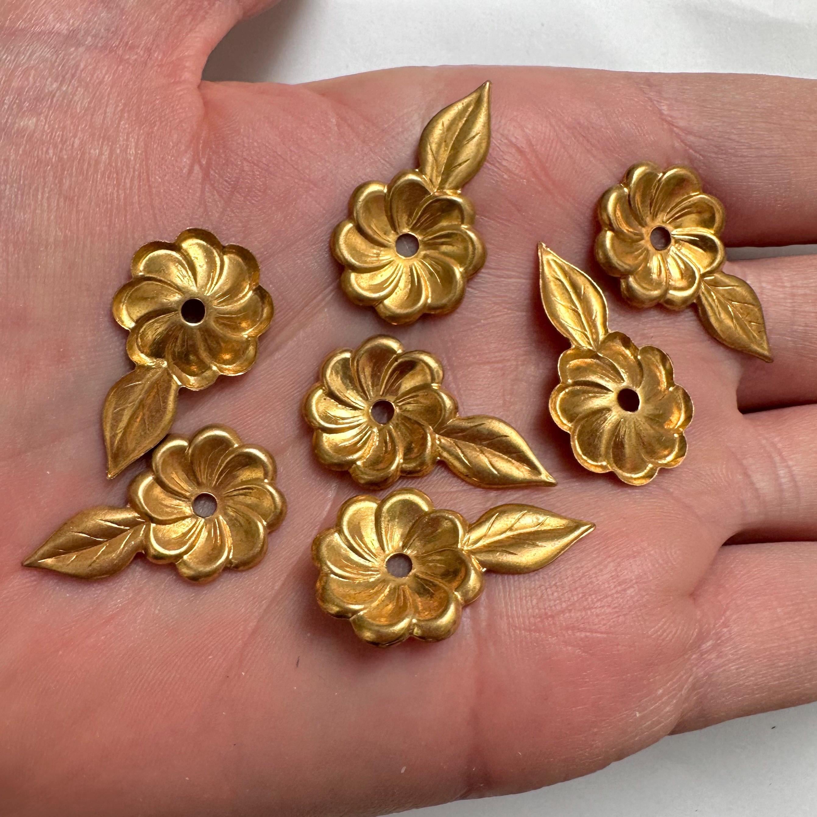 ヴィンテージ真鍮製フラワー金具 / フローラルカップ（センター
