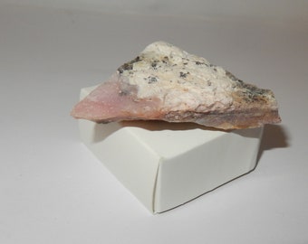 Pink Opal - peru rough