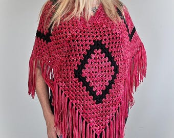 BERRY BLISS Red Tones Crochet Boho Poncho with Fringe