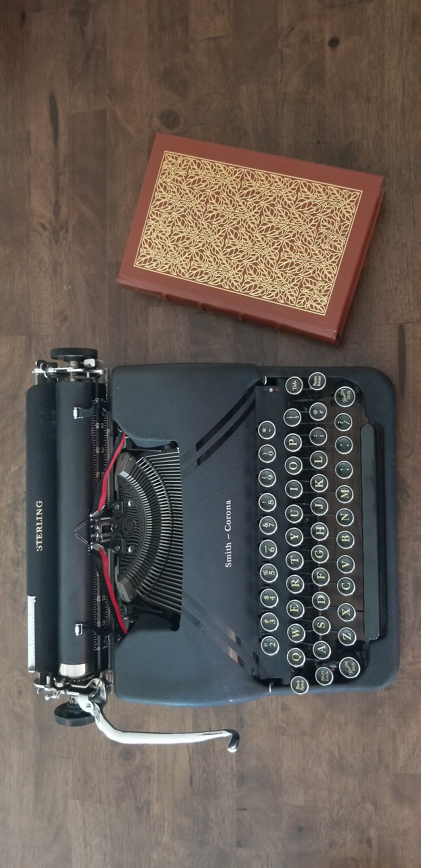 Working Affordable 'Mystery' Vintage Smith Corona Manual Typewriter with  case and working guarantee — Classic Typewriter Co.