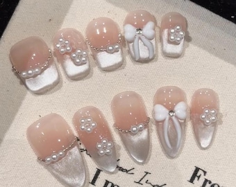 Uñas postizas con lazo de perlas hechas a mano / Juego de uñas para novia