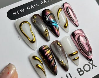 Presse abstraite d'art en ligne d'or sur les ongles, ensemble d'ongles faits main longs stiletto