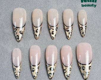 Uñas francesas con estampado de leopardo: brillo dorado, diseño reutilizable.