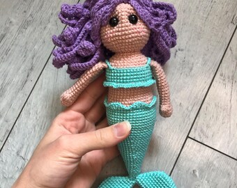 Patrón PDF Sirena Aria Juguete de crochet Muñeca amigurumi Decoración de verano inspirada en la vida marina Tutorial Criatura del océano