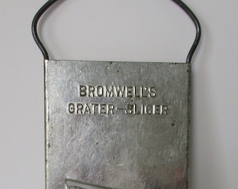 Vintage Bromwell's Metal Grater Slicer, Mid Century, 1950s, Collectible, Cheese Grater, Farmhouse Kitchen, Farmhouse Decor, Kitchen Gadget