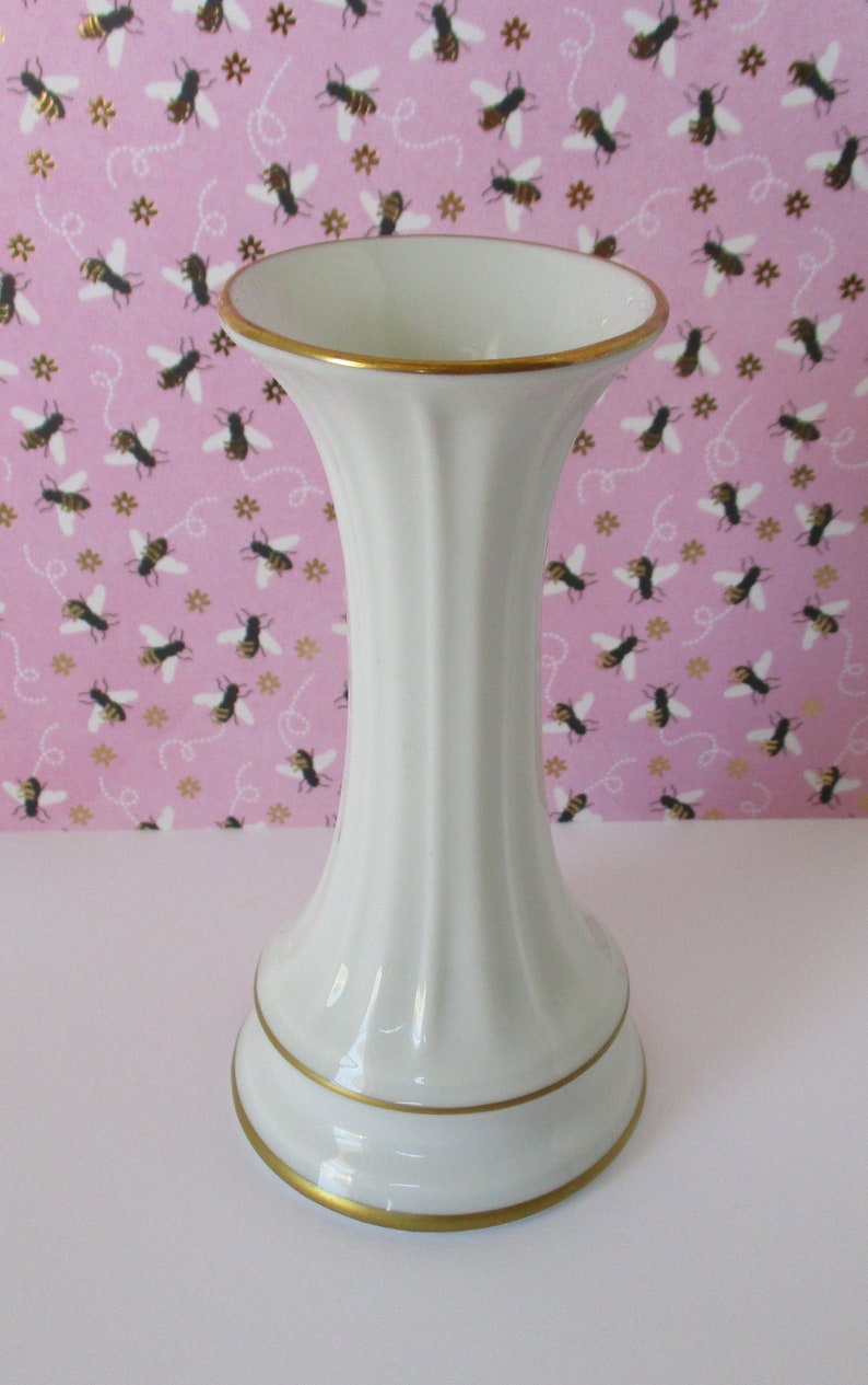 Vintage Wunsiedel R Bavaria Porzellan Germany Small White Ribbed Vase with Gold Accents, Bud Vase, Flower Vase, Home Decor, Mothers Day Gift image 3