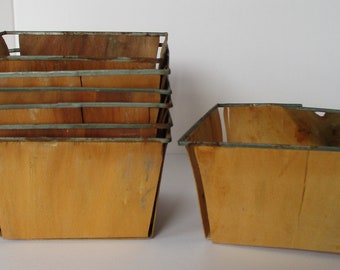 Vintage Wood w/Metal Rim Strawberry, Berry Boxes, Set of 7, Quart Size, Strawberry Baskets, U Pick Berry Boxes, Berry Picking Boxes, Used