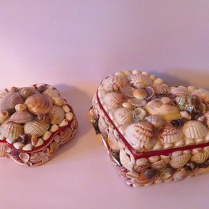 2 Vintage Seashell Encrusted Trinket Boxes ,heart shape Seashell Jewelry Box, flower shape Shell Trinket Box  Hinged Keepsake Box