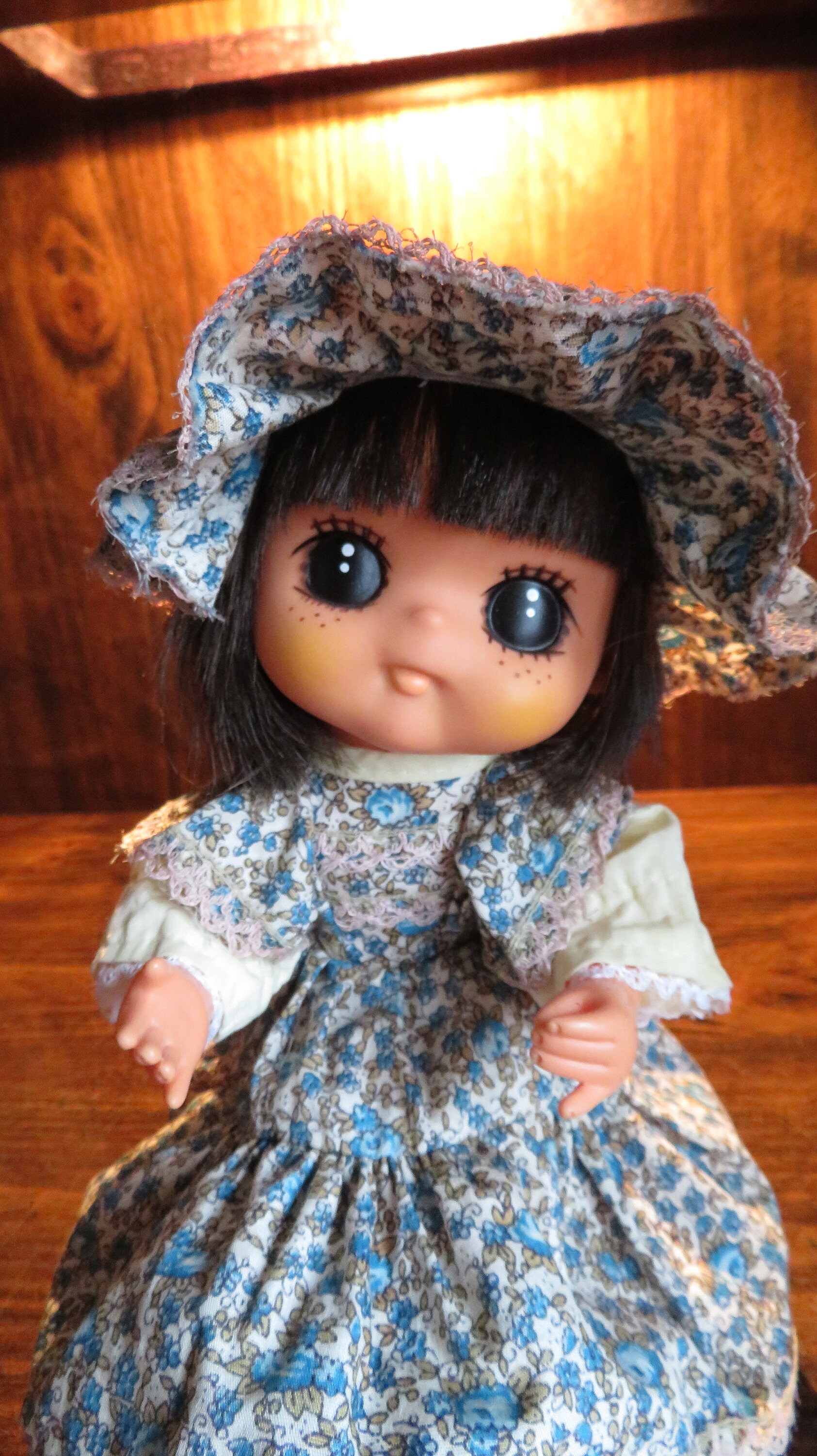 Vintage 1973 Sekiguchi Big Eye Doll Music Box: Japanese Kawaii