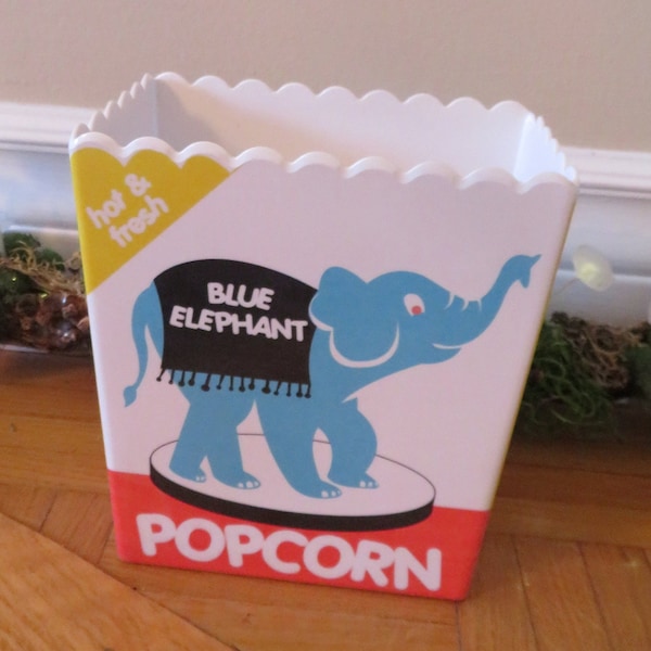 Vintage Blue elephant pop corn container by Precidio. movie prop, food container