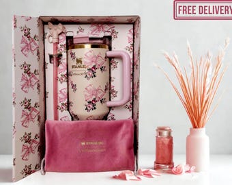 Stanley x LoveShackFancy Quencher Tumbler 40oz Pink Floral Limited Edition Bow Straw Cup