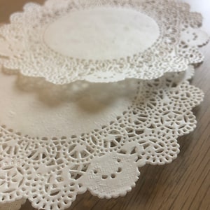 20 Cream French Lace Paper Doilies 13.6cm or 5.5inch diameter Baked Goods Wedding Crafts Scrapbooking image 3